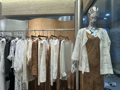 深圳南油原創新中式服裝走俏市場，引領服飾批發新風尚